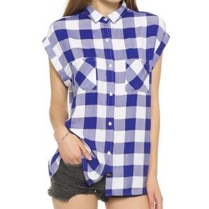 📌 Rails Blue & White Plaid Sleeveless Button Up Top